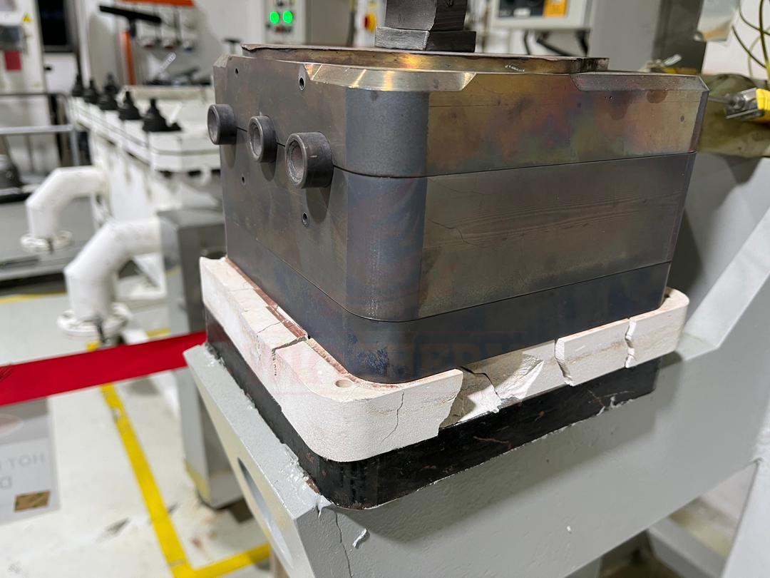 Replace insulation board press machine for Aerospace Engineering at Kulai Johor Bahru Malaysia